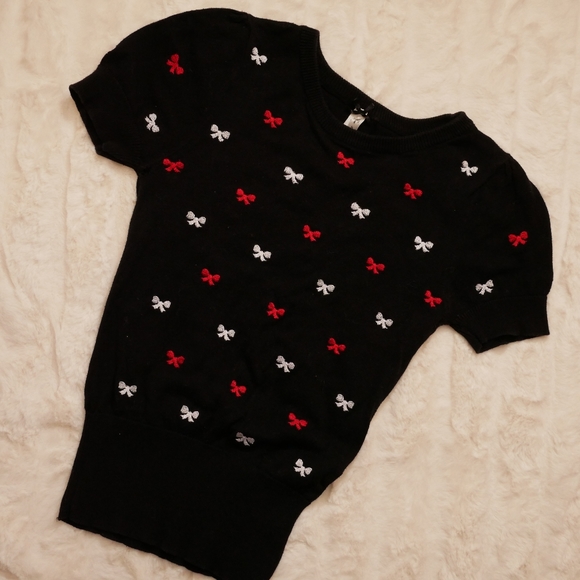 ⭐ 3/$15 ⭐ Cropped knit top - Picture 1 of 4